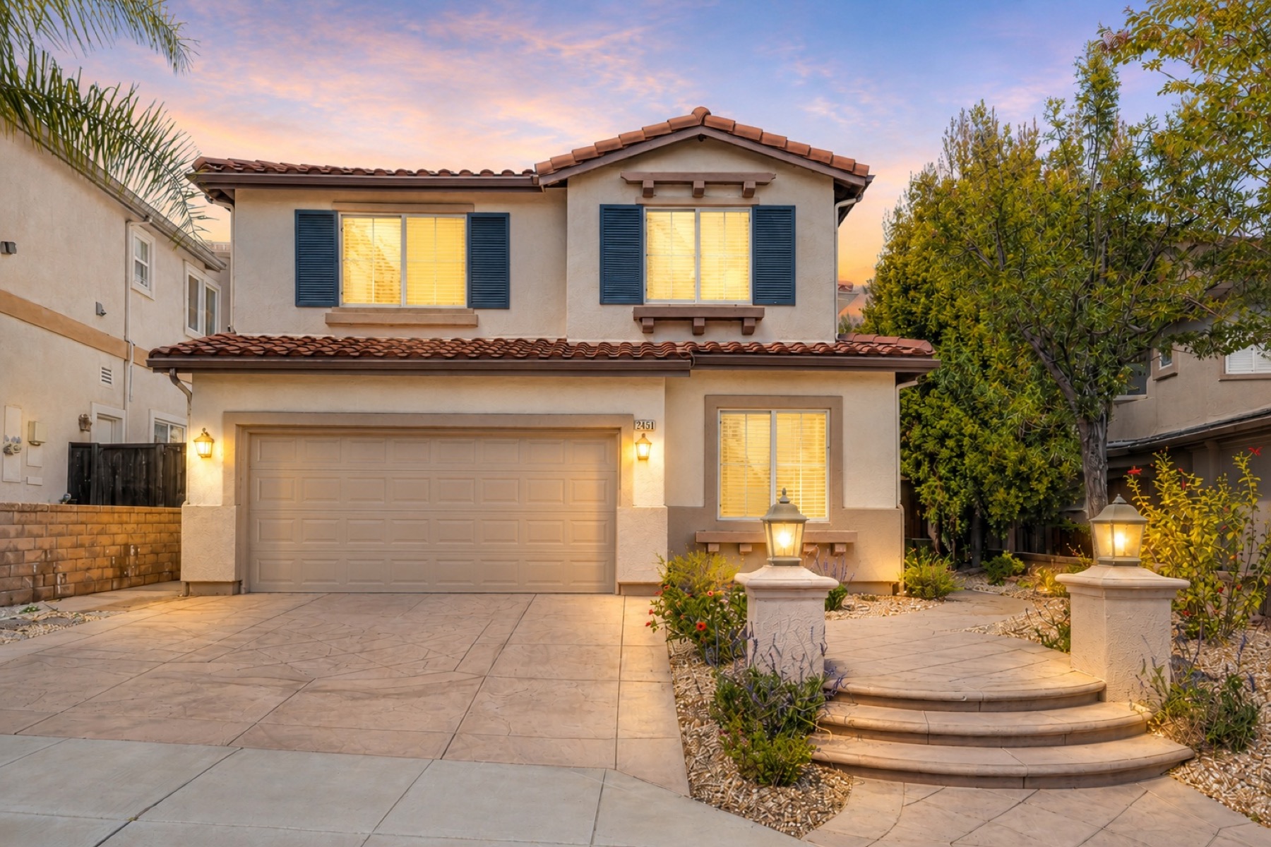 Luxury home at dusk in the Conejo Valley